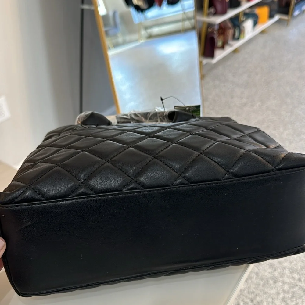 Badgley Mischka quilted purse $129 Msrp - Picture 6 of 6